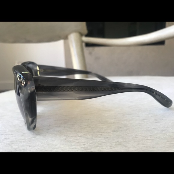 ❗️SOLD ❗️Bottega Venetta Sunglasses (Authentic). - Picture 3 of 6